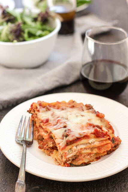 Easy Traditional Lasagna - Lisa's Dinnertime Dish