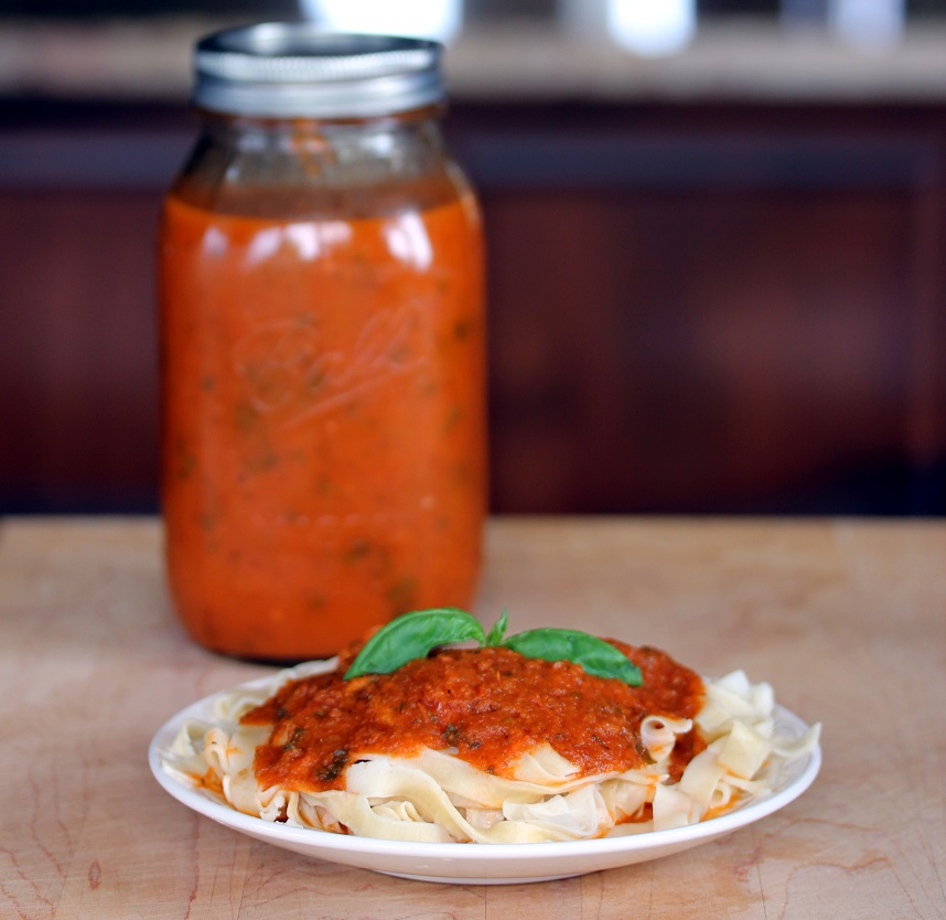 Fresh Tomato Sauce in the Slow Cooker Lisa's Dinnertime Dish