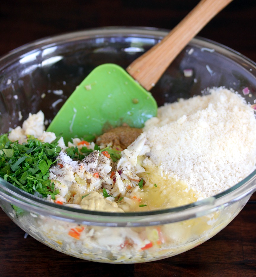 Mini Crab Cakes with Yogurt Dill Sauce Lisa's Dinnertime Dish