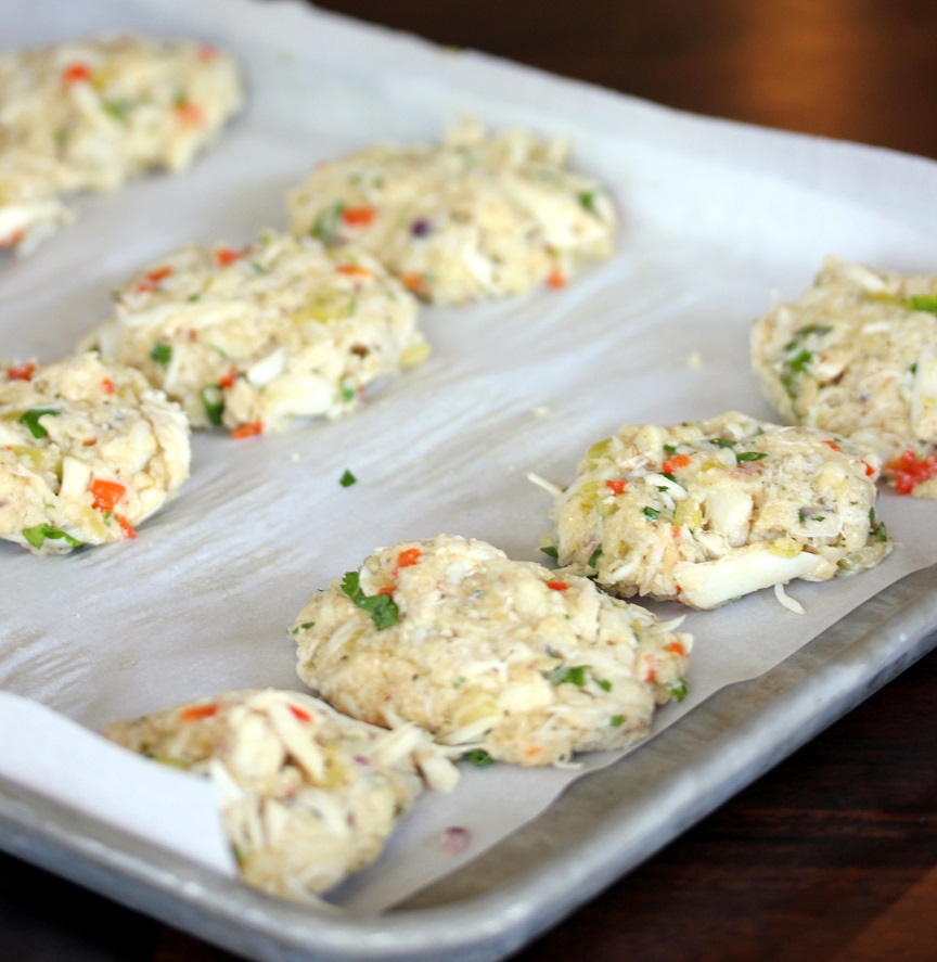 Mini Crab Cakes with Yogurt Dill Sauce Lisa's Dinnertime Dish