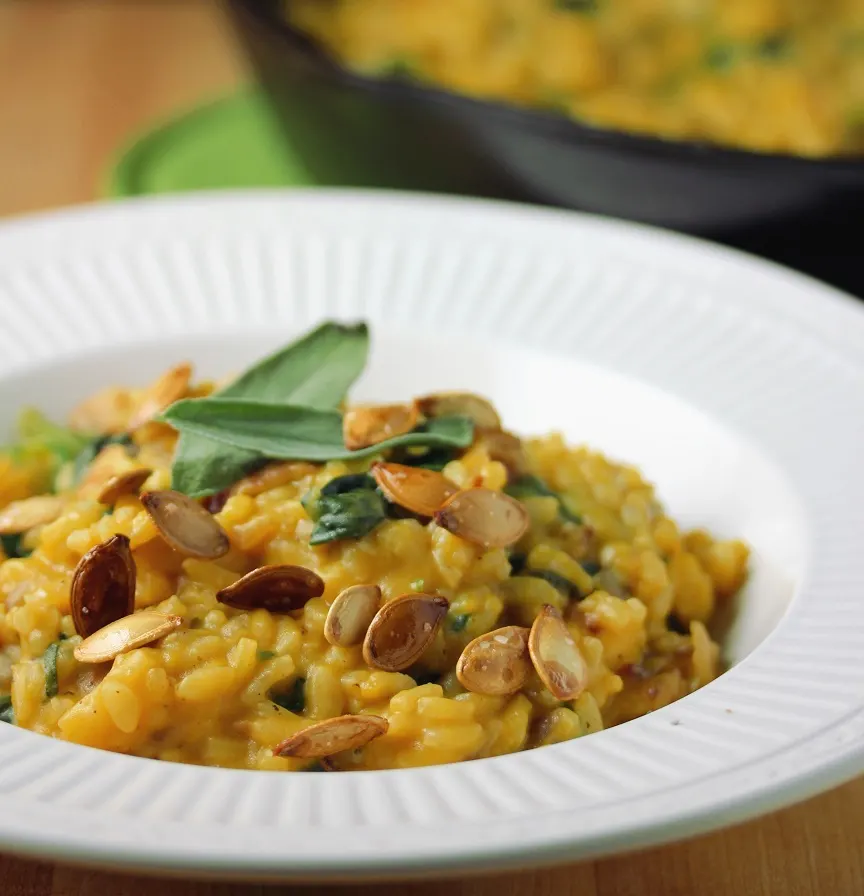 Made with homemade pumpkin puree and slow cooker caramelized onions, pumpkin and caramelized onion risotto is a fresh and delicious fall meal.