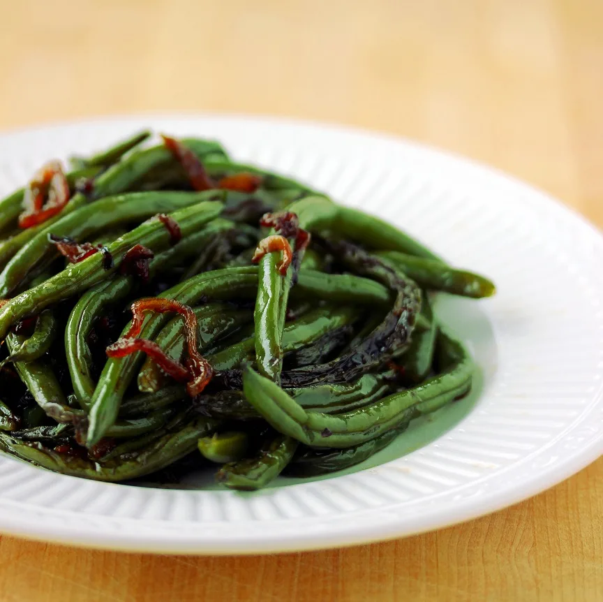 Lisa's Dinnertime Dish: Green Beans with Crispy Shallots