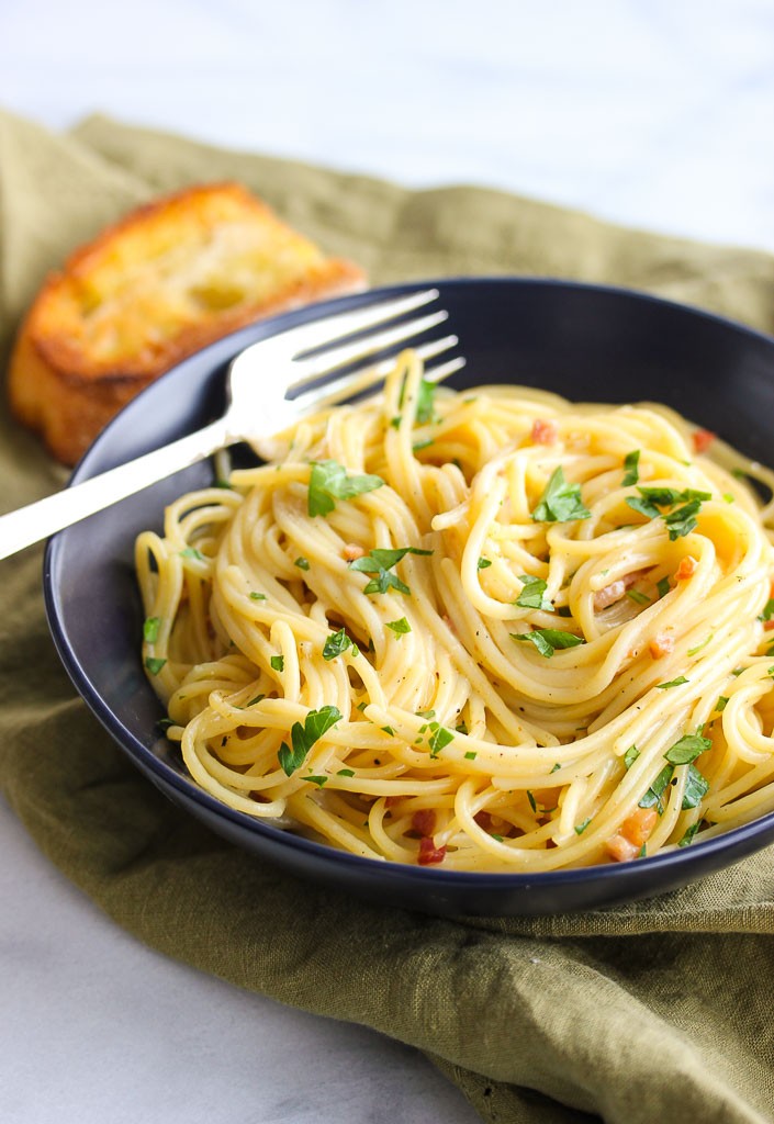 Authentic Spaghetti Carbonara - Lisa's Dinnertime Dish