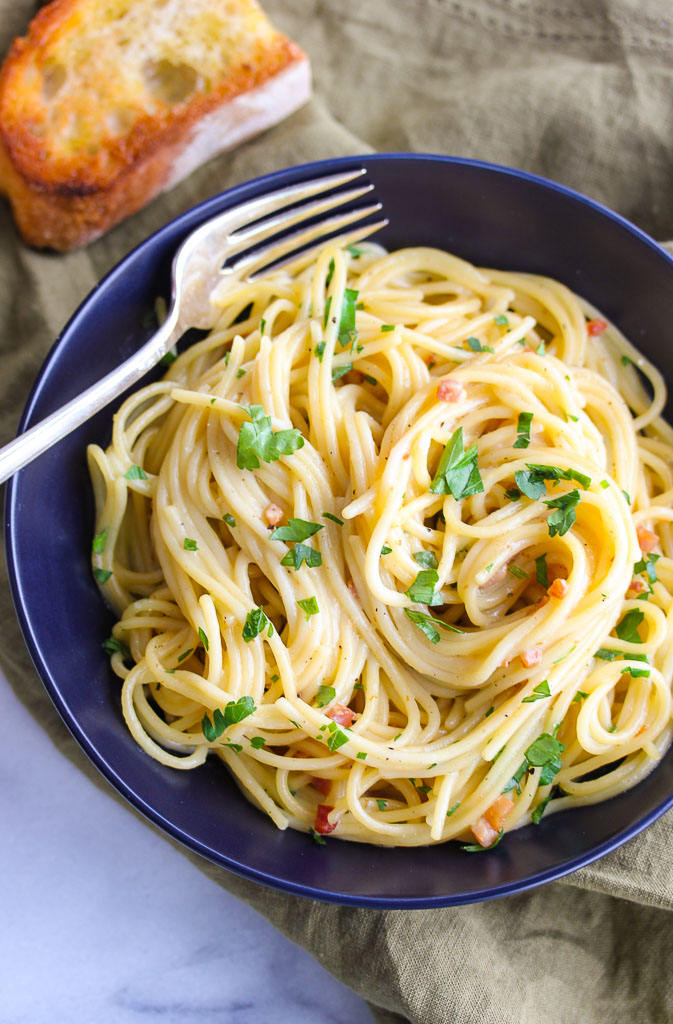 Authentic Spaghetti Carbonara - Lisa's Dinnertime Dish