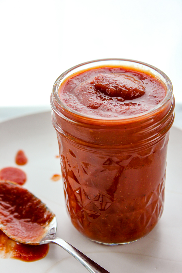 Once you make a batch of this perfectly spiced homemade 5 minute enchilada sauce, you'll never want to use store bought sauce again. | Lisa's Dinnertime Dish.com