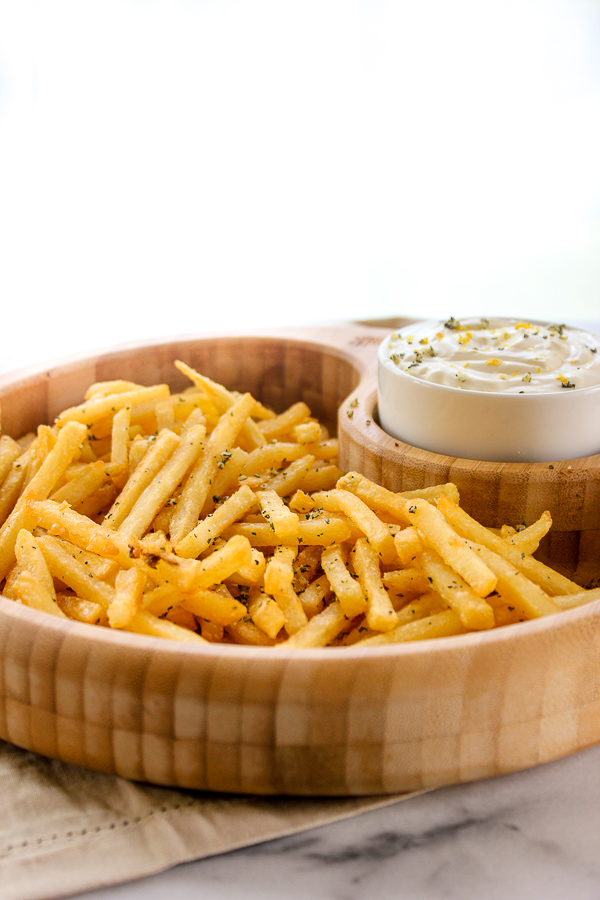 Turn regular fries into something special with these easy rosemary garlic fries with lemon dipping sauce. | lisasdinnertimedish.com