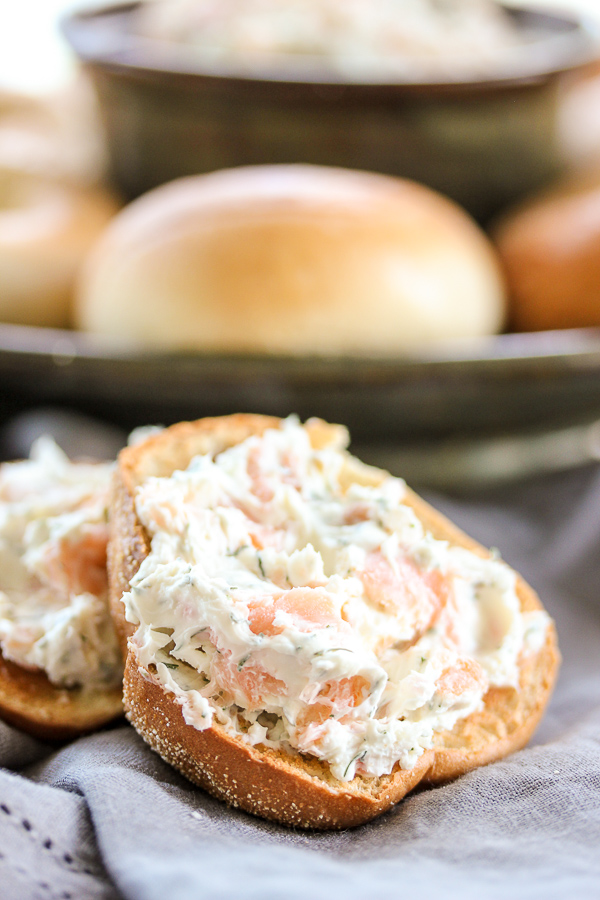 This smoked salmon bagel spread takes just minutes to prepare and it's bursting with delicious flavors. It's perfect for a brunch or as an appetizer. | lisasdinnertimedish.com