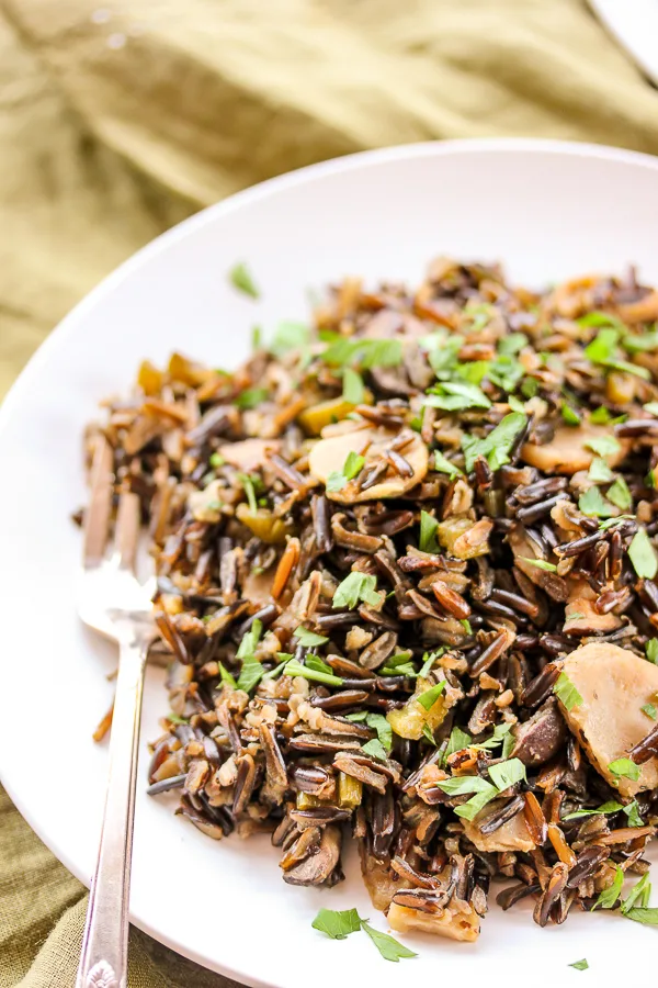 asy and delicious Wild Rice Pilaf cooked to perfection in my Hamilton Beach Rice and Hot Cereal Cooker AND a giveaway! #hamiltonbeachricecooker ttp://amzn.to/2bhKDSA | lisasdinnertimedish.com