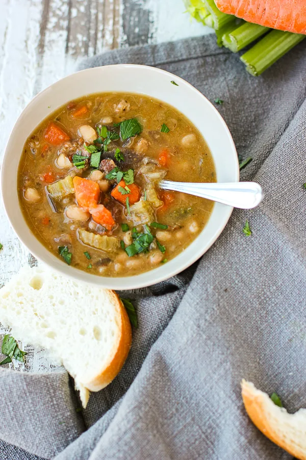 Slow Cooker Bean with Bacon Soup