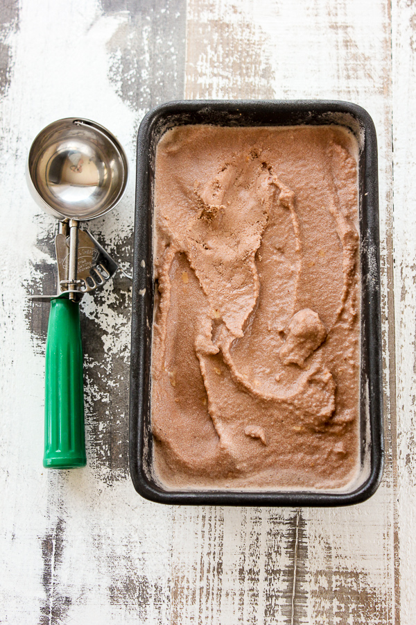 This vegan chocolate ice cream takes just four simple ingredients, yet it's full of deep, creamy chocolaty flavor.  And with no refined sugar, it's a guilt- free summer treat.