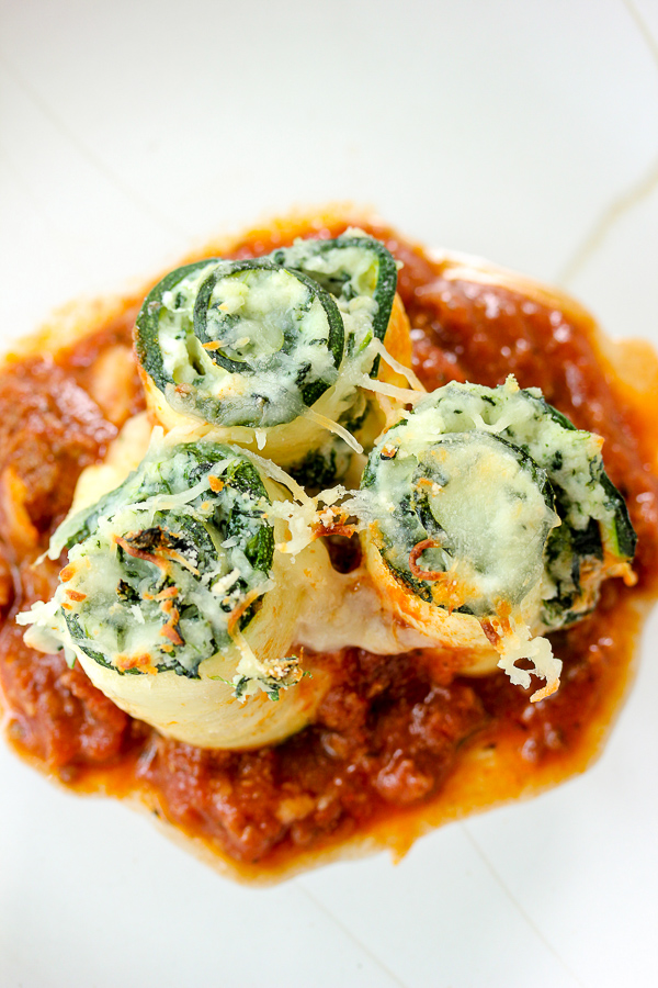 https://lisasdinnertimedish.com/wp-content/uploads/2018/08/Zucchini-Lasagna-Roll-Ups-1238.jpg