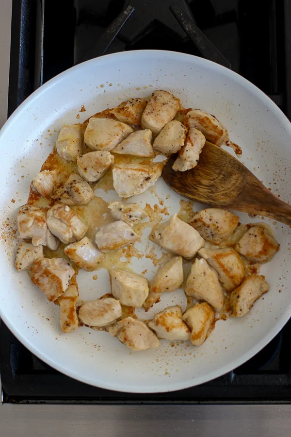 Sautéed chicken in the skillet